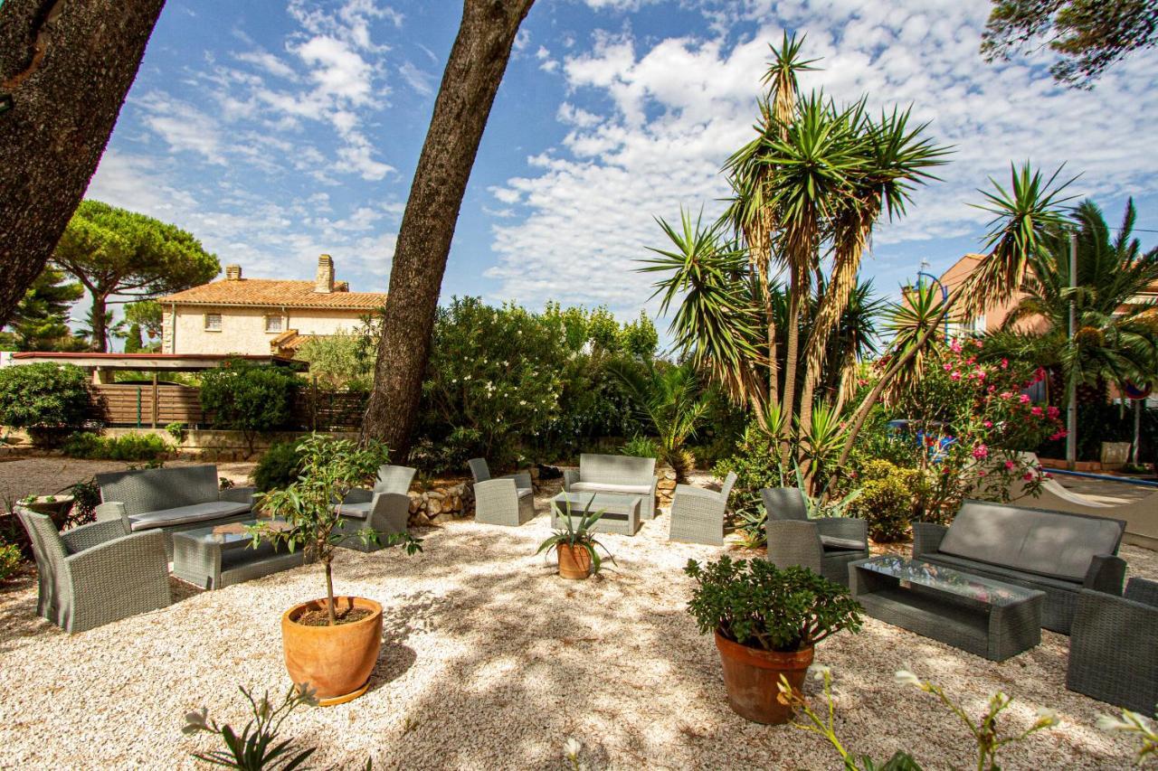 Logis Hotel Restaurant Le Kalliste Hyères Exterior foto